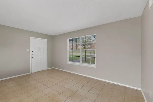 $1,195 | 8024 Cambridge Circle, Unit A, White Settlement, TX 76108