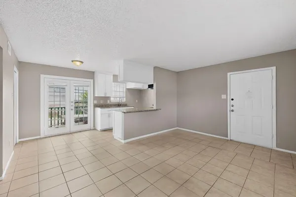 $1,195 | 8024 Cambridge Circle, Unit A, White Settlement, TX 76108