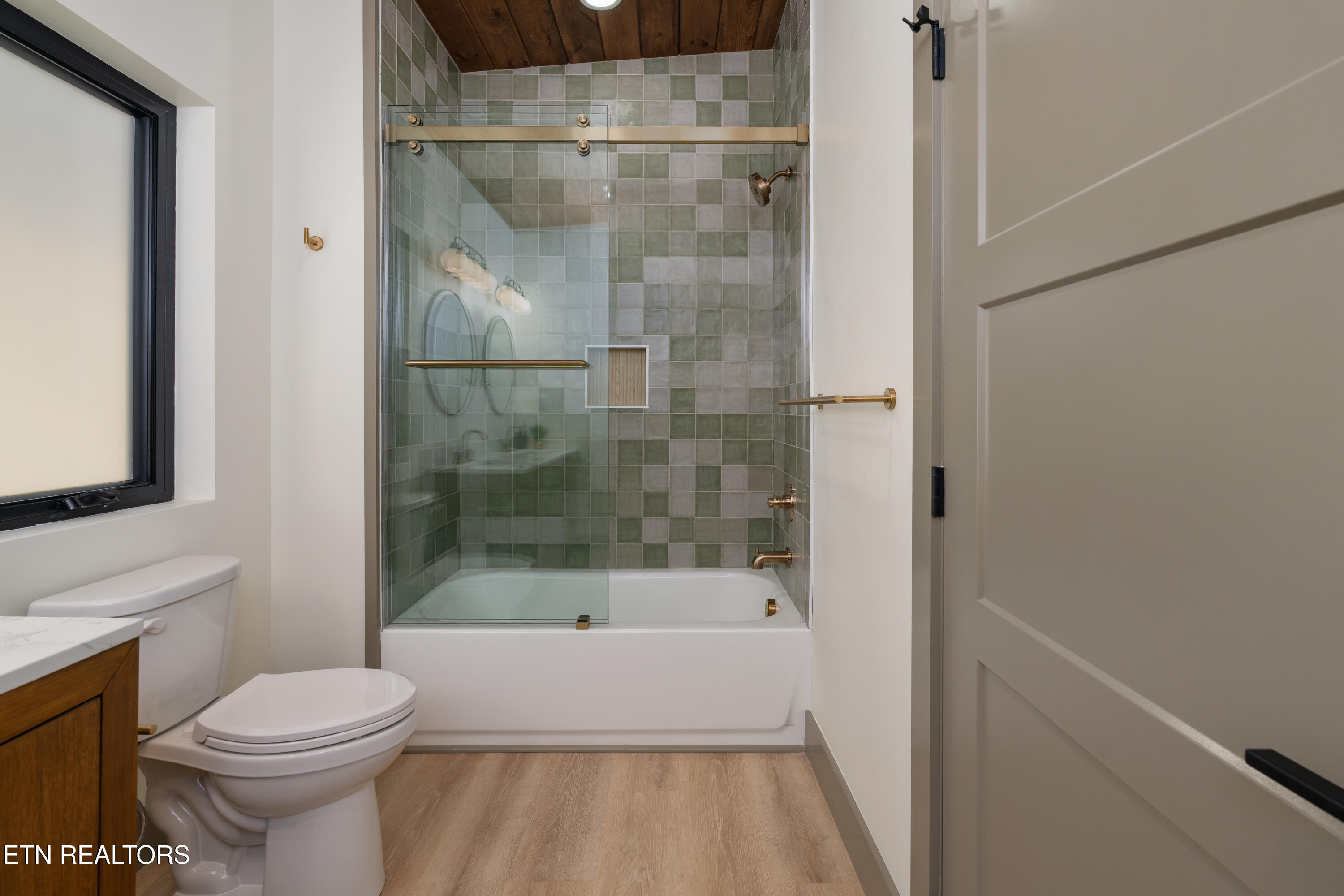 2349 Bluff Mountain Road Sevierville, TN 37862 - Photo 17 of 49 F645D06C-3AD6-4559-A435-BDD017713A1C