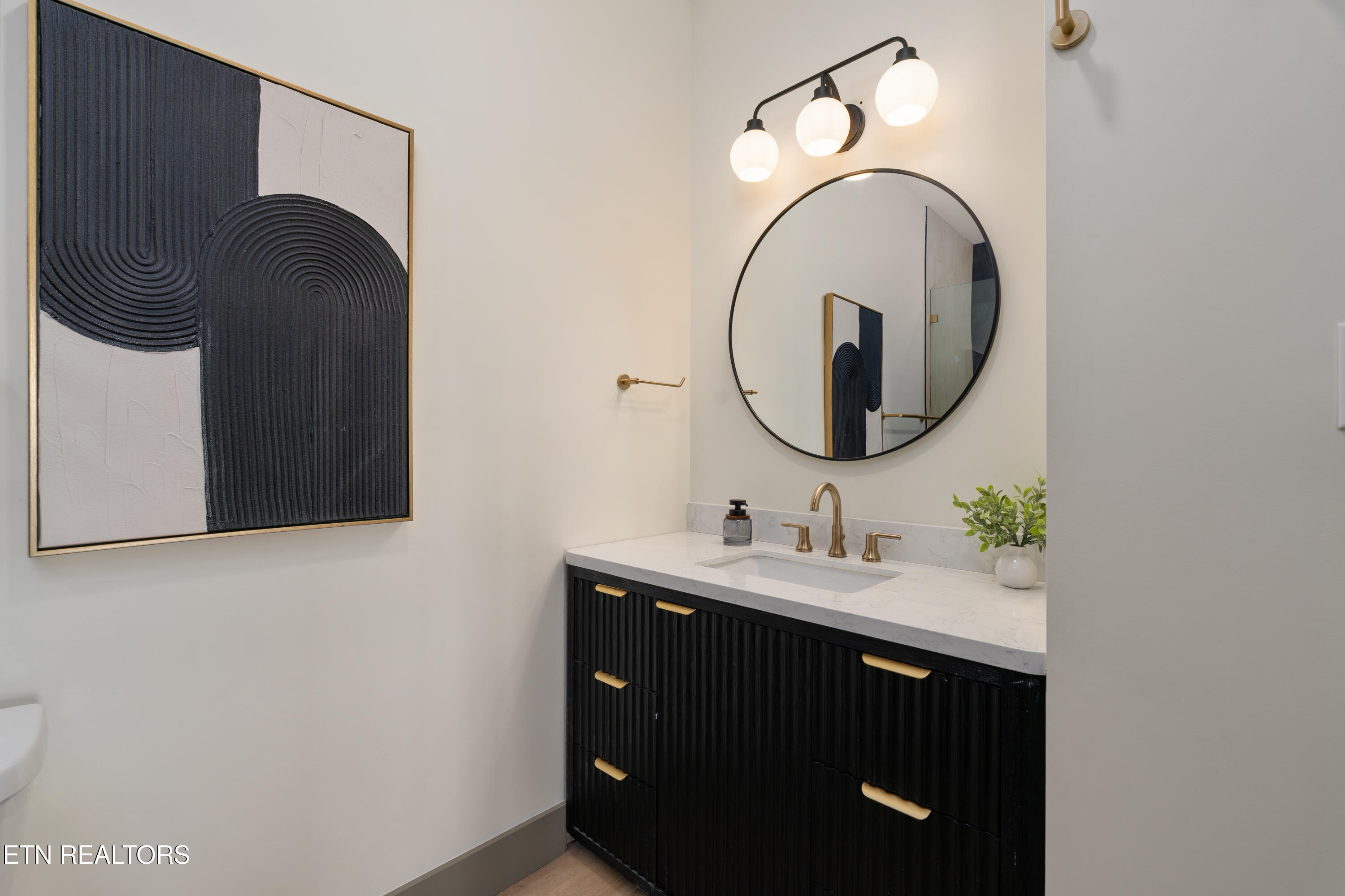 2349 Bluff Mountain Road Sevierville, TN 37862 - Photo 39 of 49 96553330-0FFD-4153-83EC-060EA3E0494F