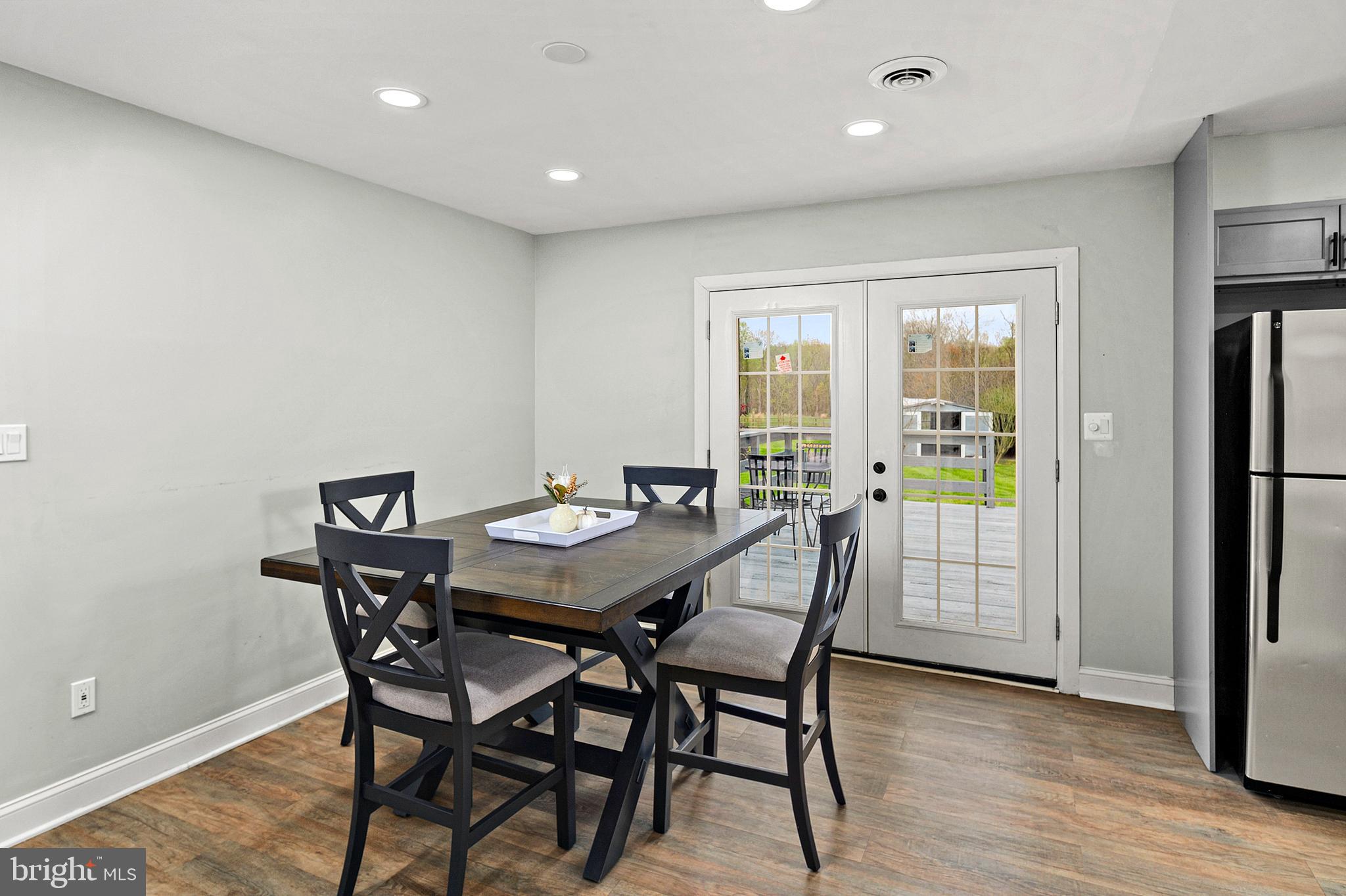 11439 Mountain View Road Damascus, MD 20872 - Photo 13 of 46 Access to the deck & private backyard