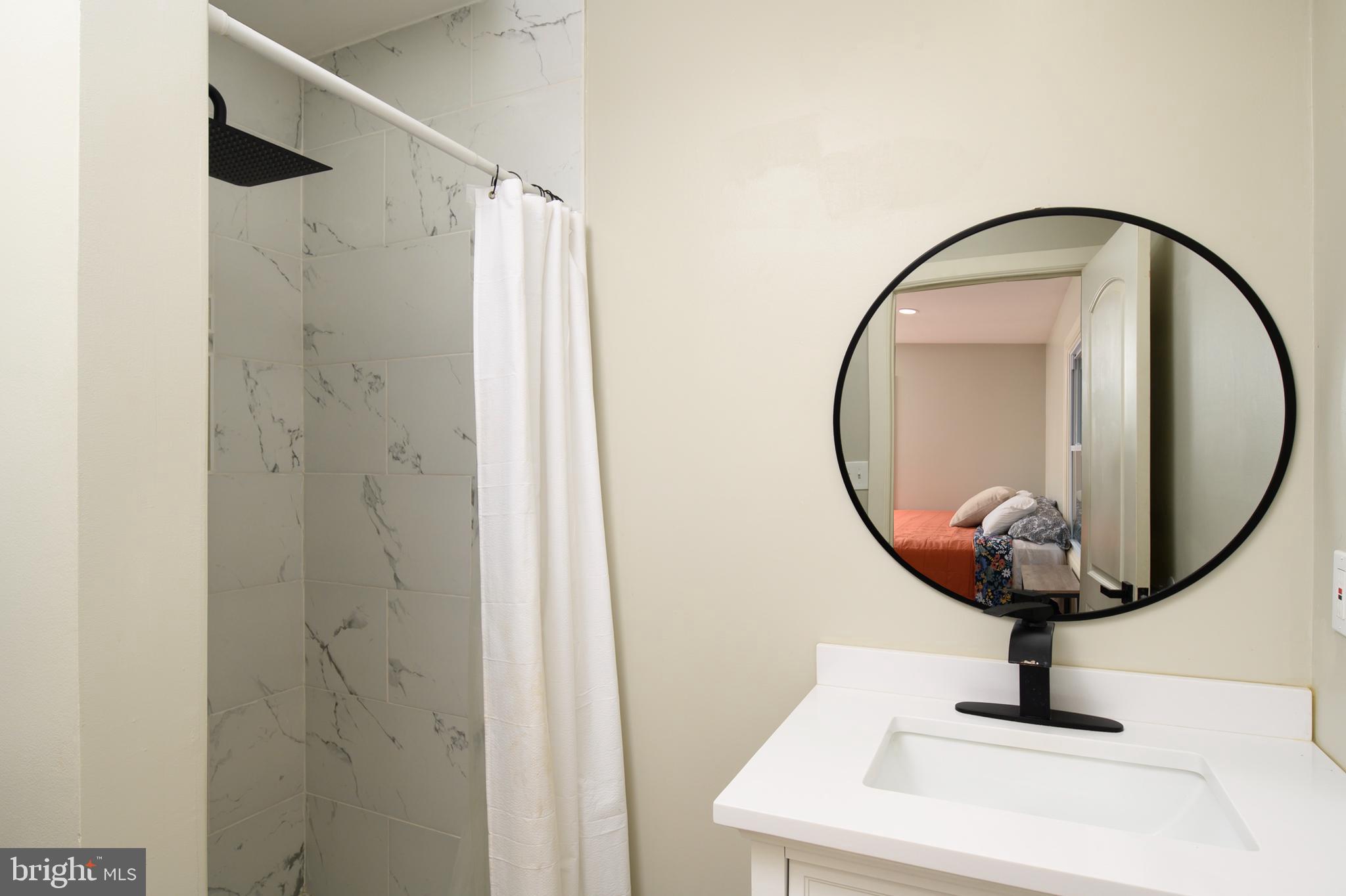 11439 Mountain View Road Damascus, MD 20872 - Photo 21 of 46 Primary en-suite bathroom