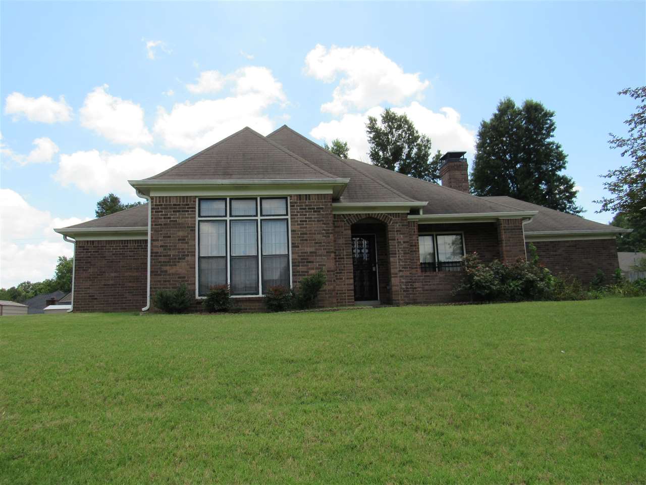 8639 Walnut Grove Road Memphis, TN 38018 - Photo 1 of 22 Gallery Image 1