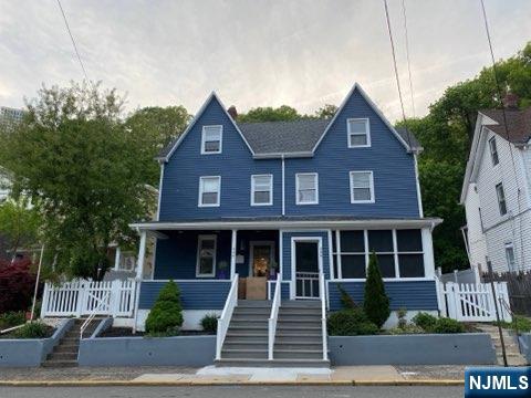 454 Undercliff Avenue Edgewater, NJ 07020 - Photo 1 of 19