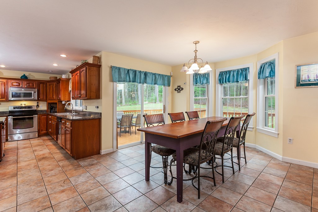 727 Stow Road Marlborough, MA 01752 - Photo 9 of 30 Gallery Image 9