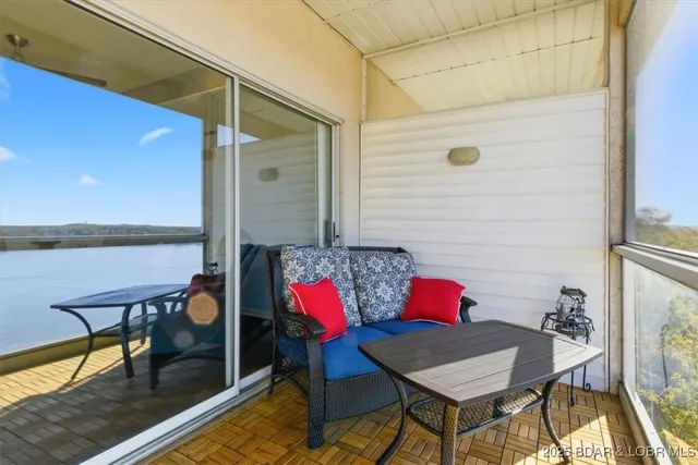 $314,900 | 56 Emerald Bay Drive, Unit 3D, Lake Ozark, MO 65049