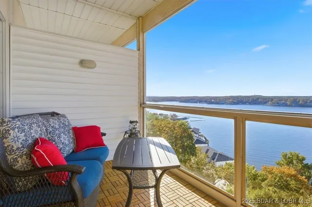 $314,900 | 56 Emerald Bay Drive, Unit 3D, Lake Ozark, MO 65049