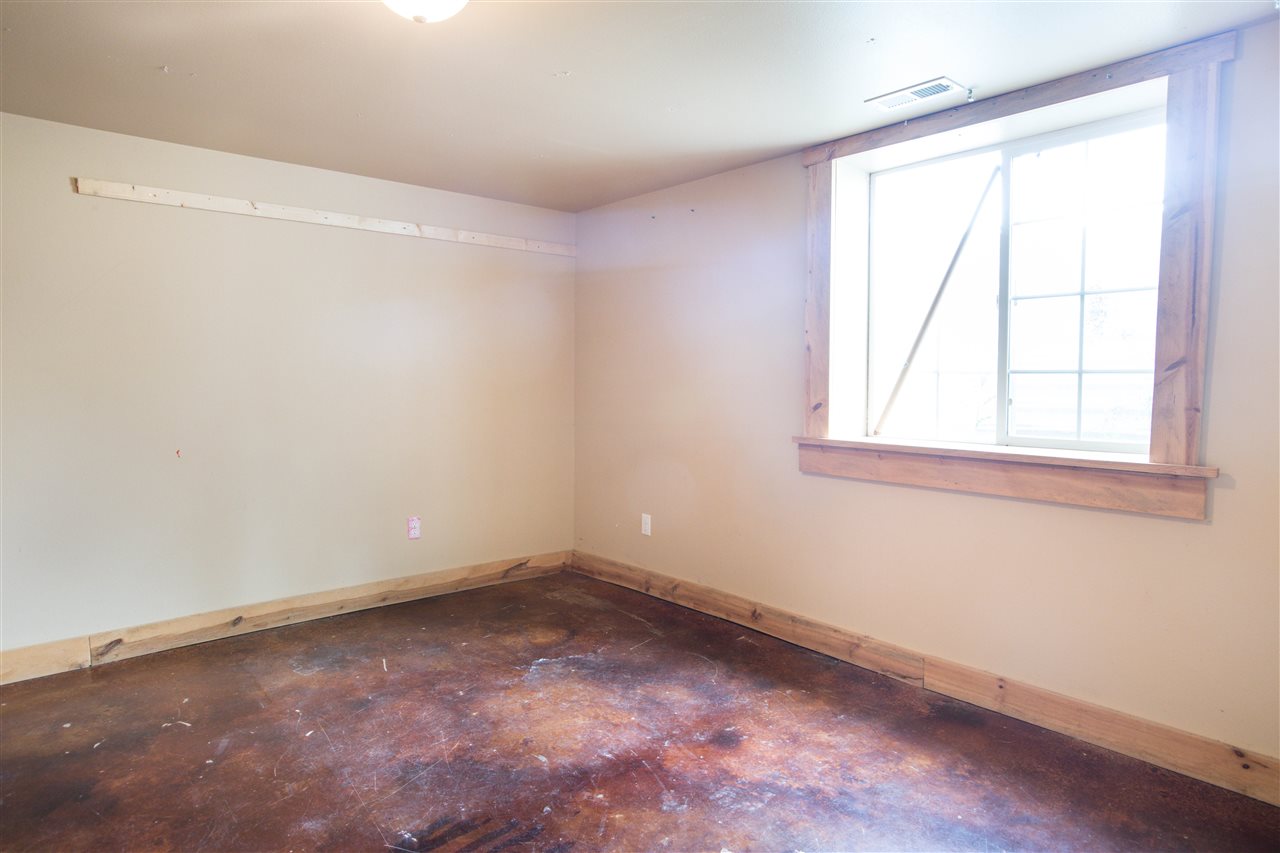 12915 South Sherman Road Spokane, WA 99224 - Photo 13 of 20