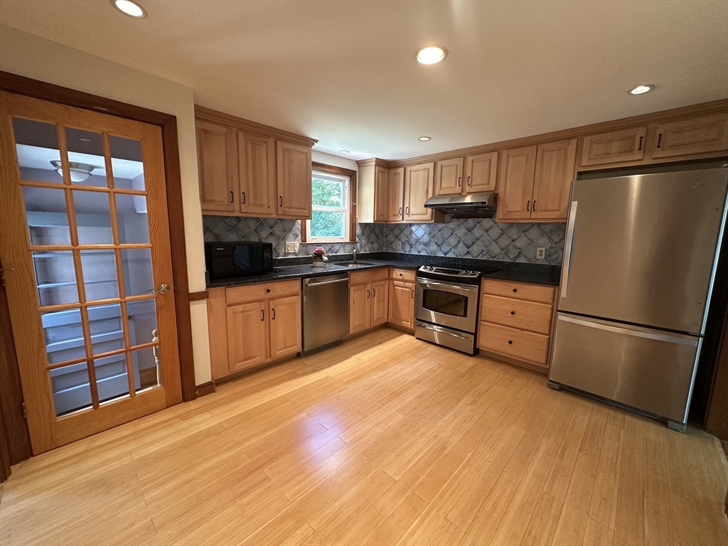 10 Cedar Ridge Drive Bedford, MA 01730 - Photo 4 of 24