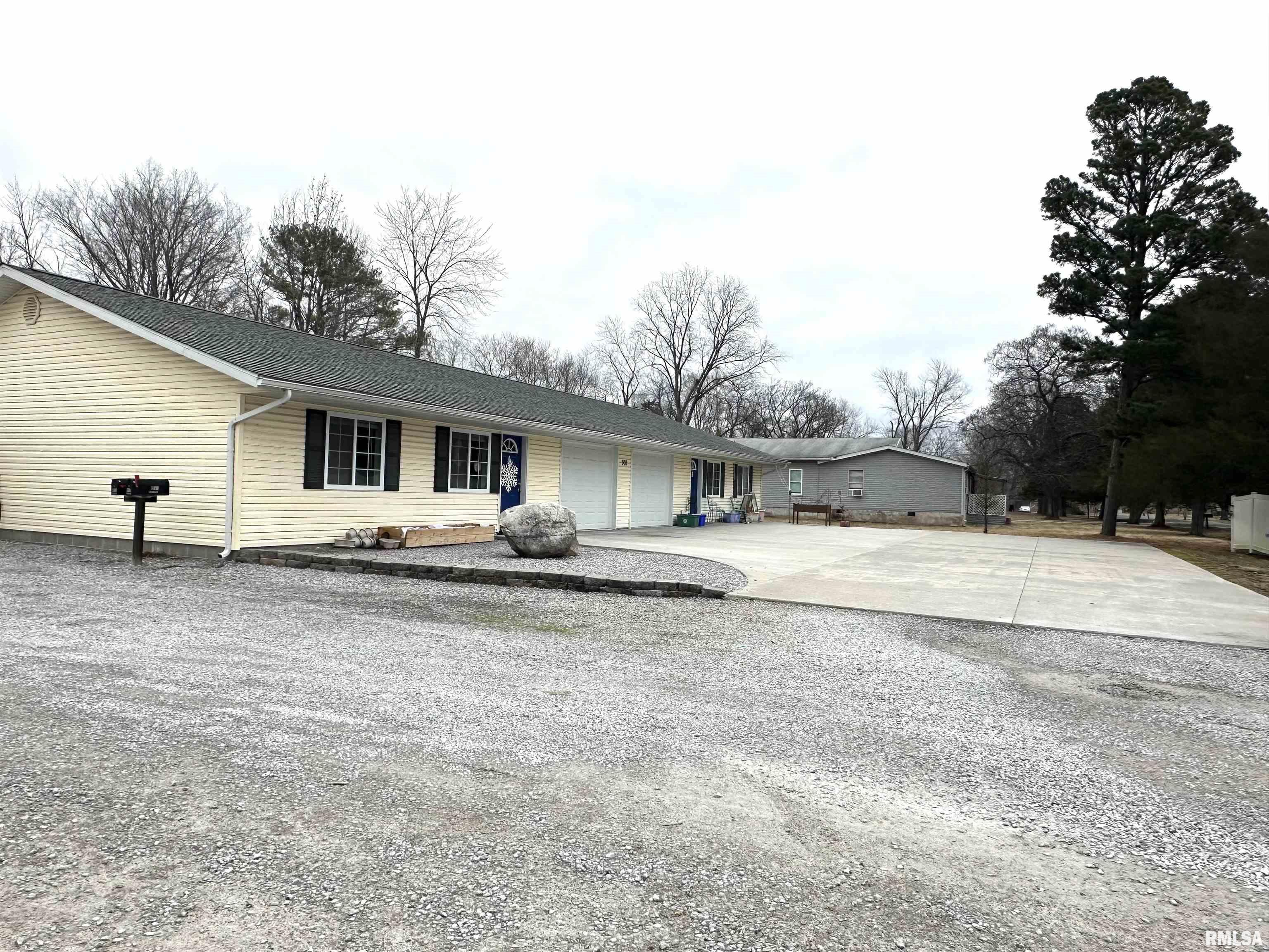 2010N Iowa Road, Unit 6 Carbondale, IL 62901 - Photo 1 of 15