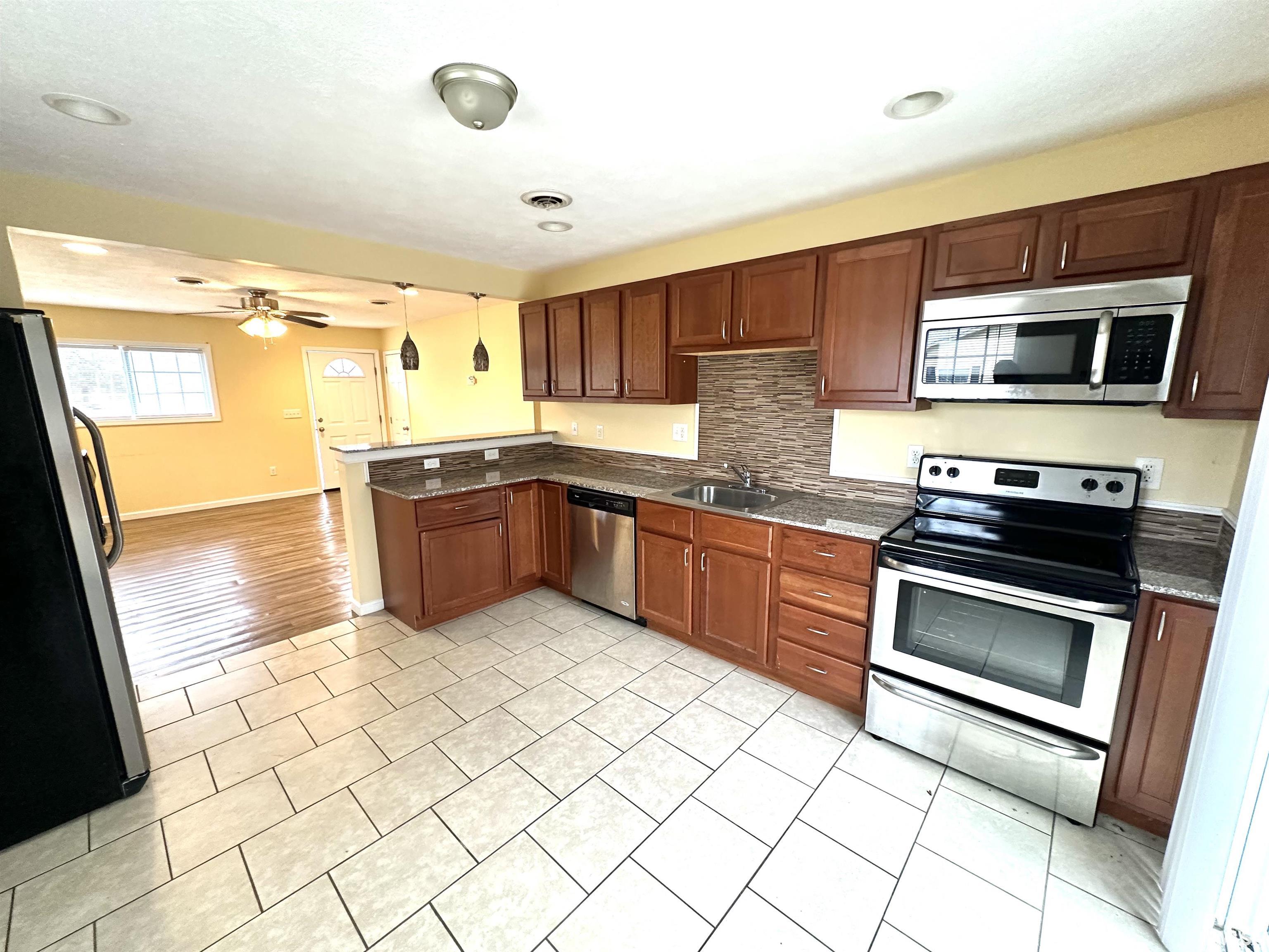 2010N Iowa Road, Unit 6 Carbondale, IL 62901 - Photo 9 of 15