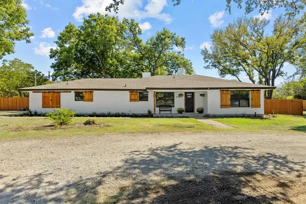 $394,900 | 412 North Pearson Street, Godley, TX 76044