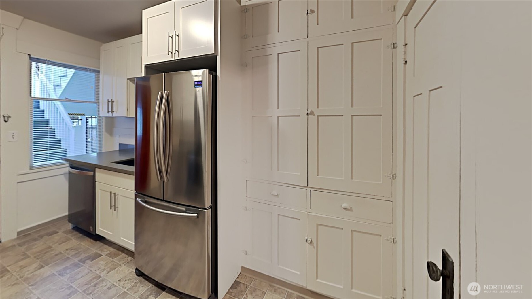 914 North 40th Street Seattle, WA 98103 - Photo 4 of 21