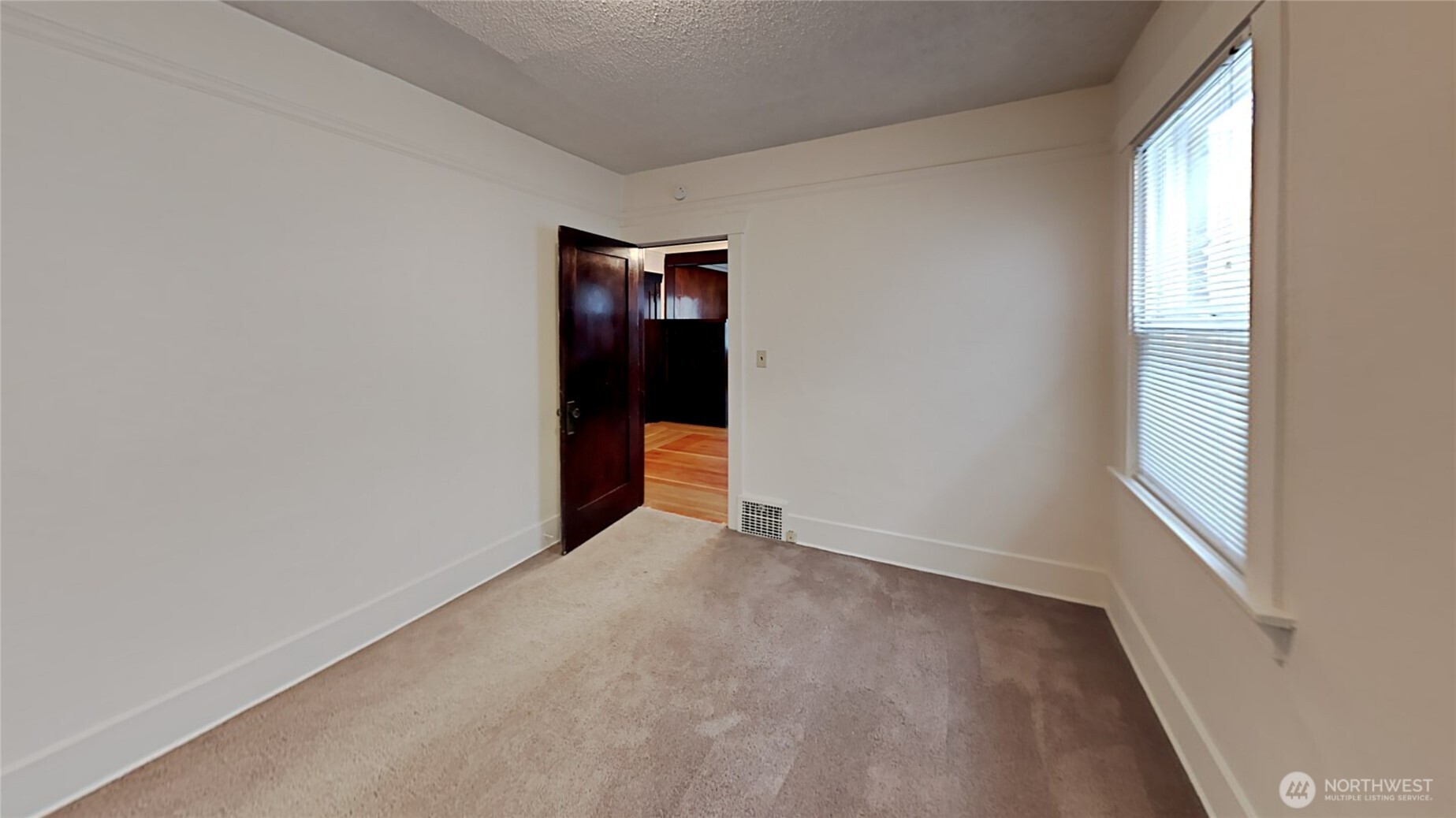 914 North 40th Street Seattle, WA 98103 - Photo 9 of 21