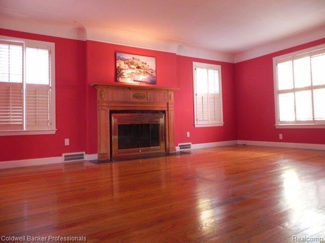 291 Moran Road Grosse Pointe, MI 48236 - Photo 2 of 13 DSCN559102 (640x480)
