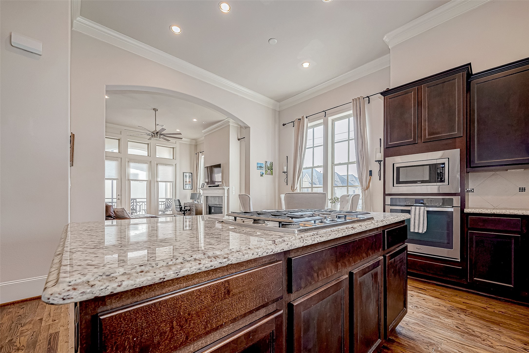 2524 Sherwin Street Houston, TX 77007 - Photo 12 of 47