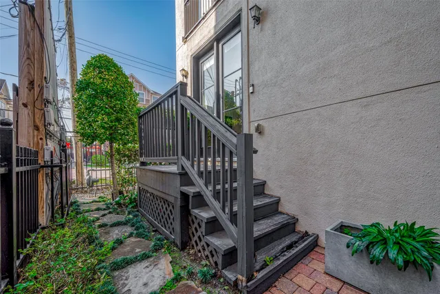 $3,200 | 2524 Sherwin Street, Houston, TX 77007