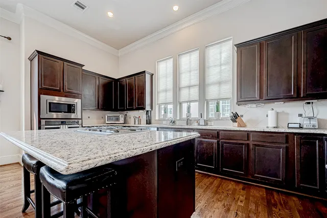 $3,200 | 2524 Sherwin Street, Houston, TX 77007