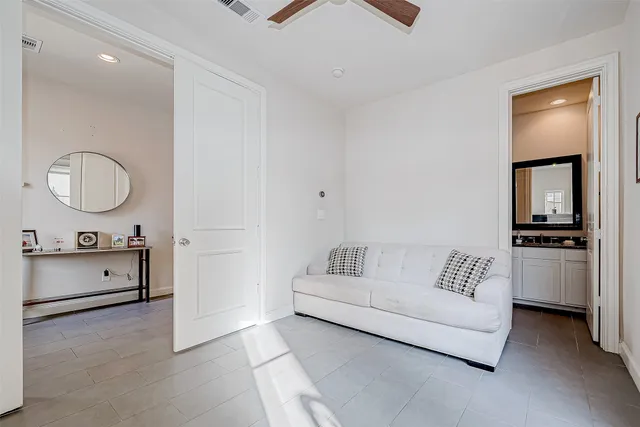 $3,200 | 2524 Sherwin Street, Houston, TX 77007