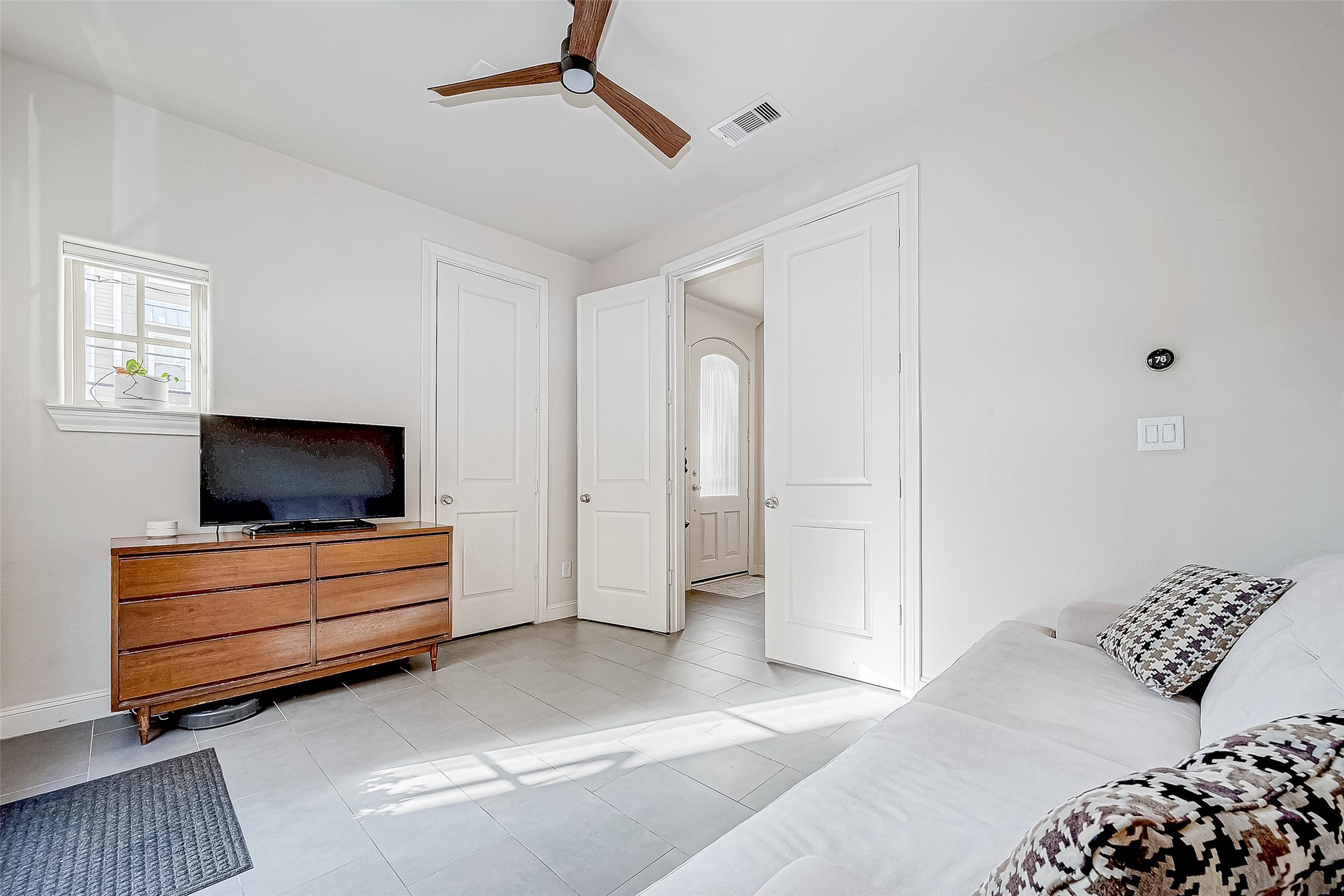 2524 Sherwin Street Houston, TX 77007 - Photo 8 of 47