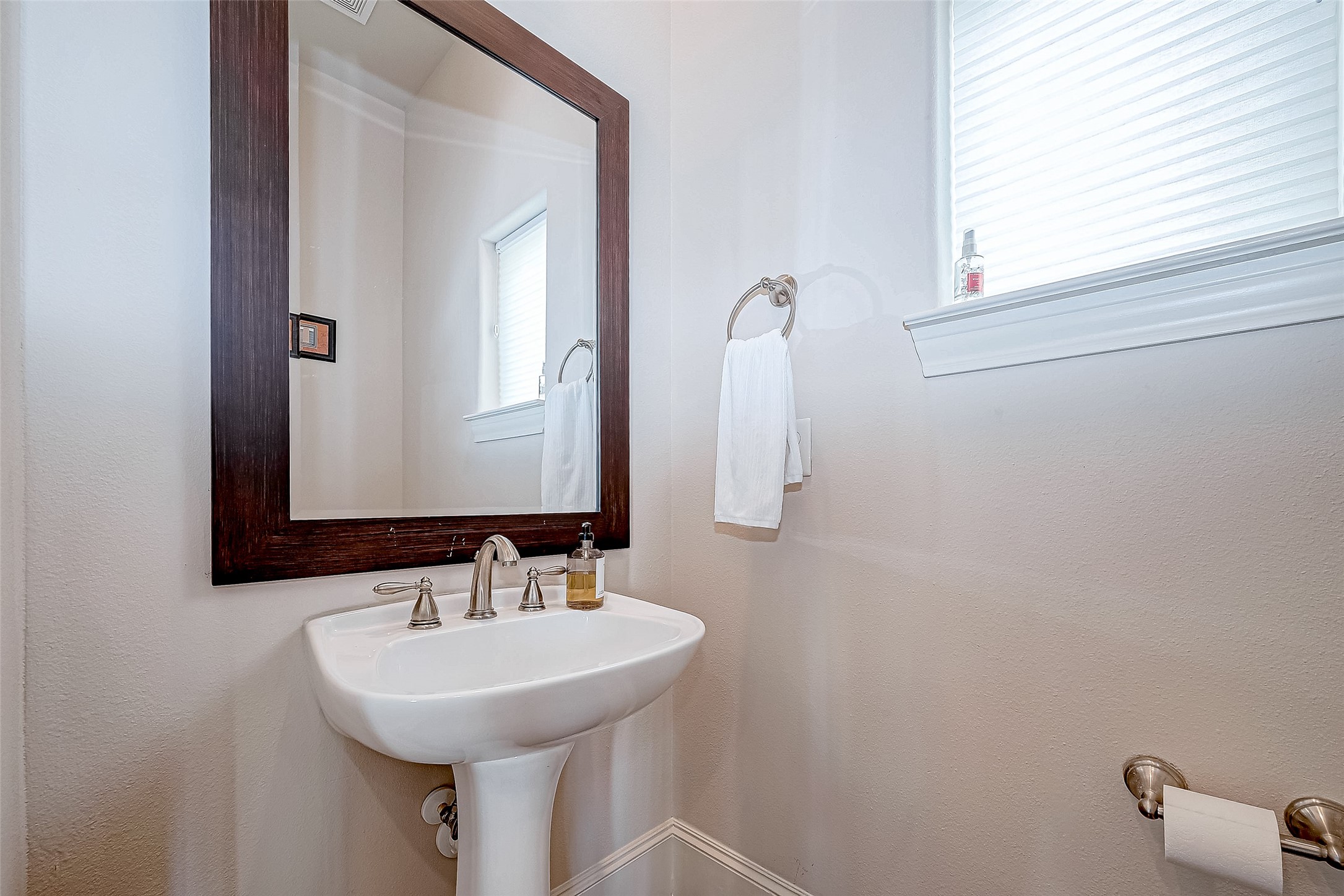 2524 Sherwin Street Houston, TX 77007 - Photo 10 of 47