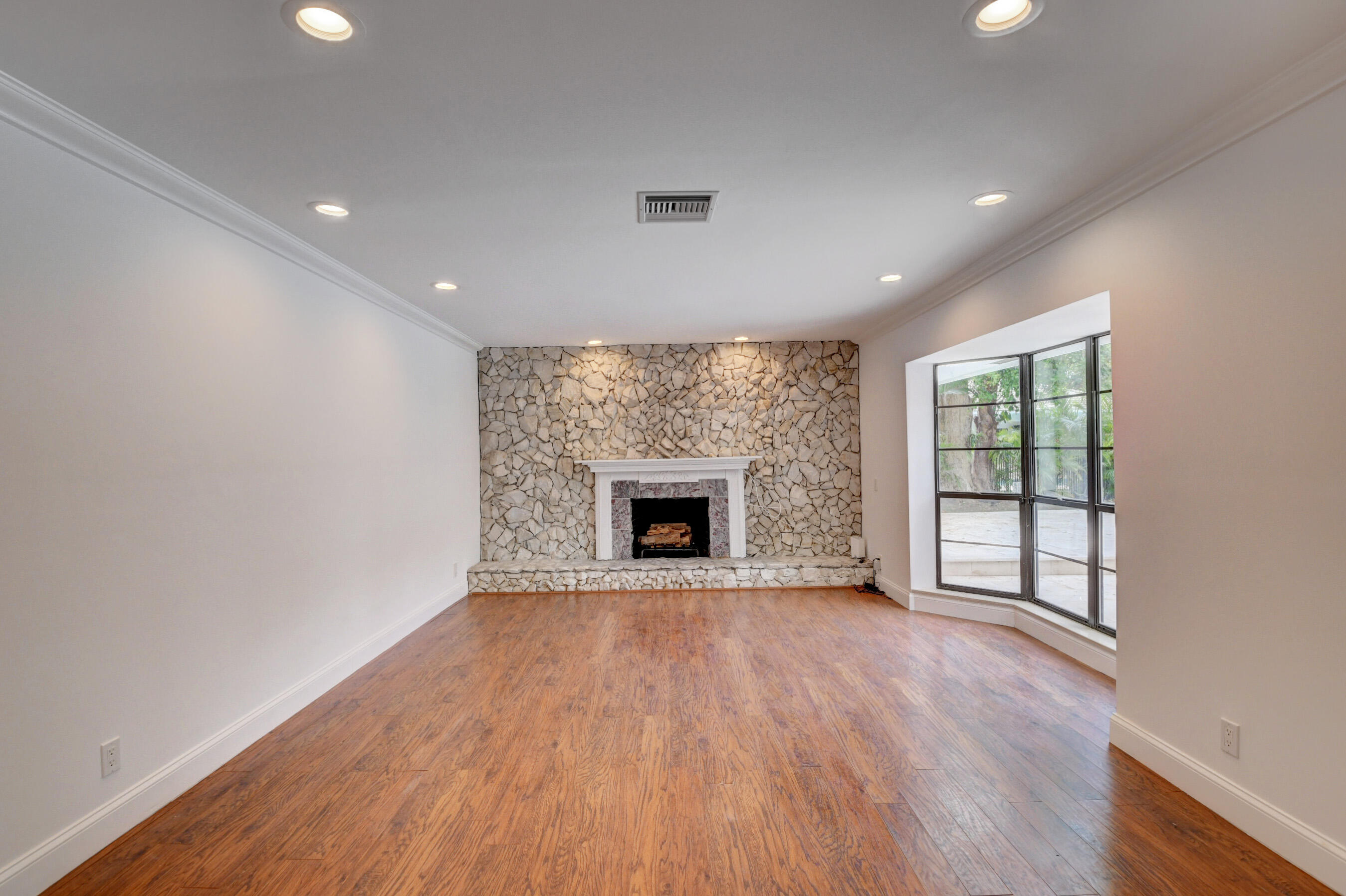 Undisclosed Address Boca Raton, FL 33433 - Photo 18 of 42 Living Room