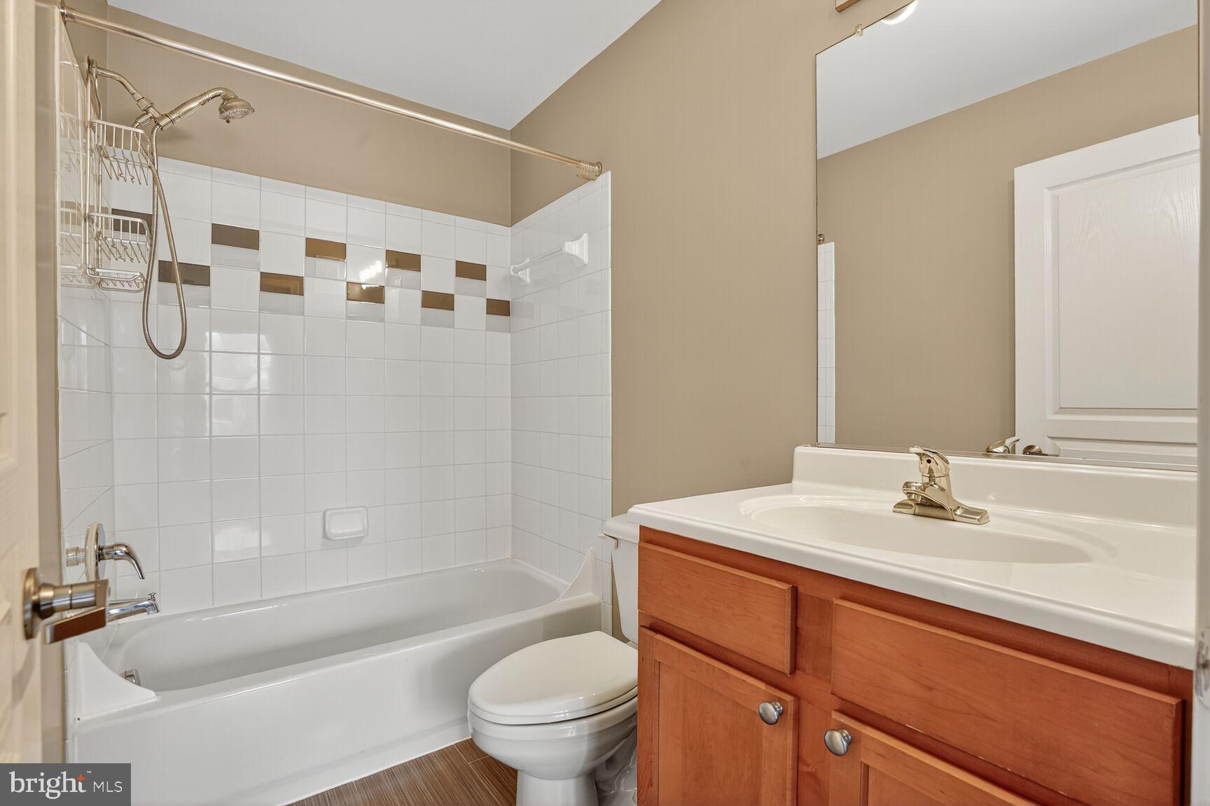 12000 Market Street, Unit 490 Reston, VA 20190 - Photo 27 of 43 Bathroom 3, second floor ensuite