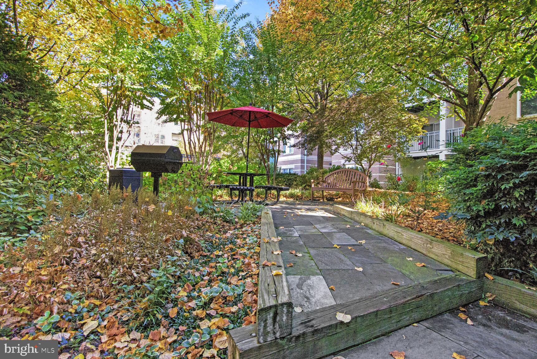 12000 Market Street, Unit 490 Reston, VA 20190 - Photo 36 of 43 Perfect picnic spot with grill