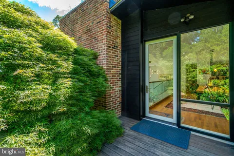 $1,750,000 | 1927 Marthas Road, Alexandria, VA 22307