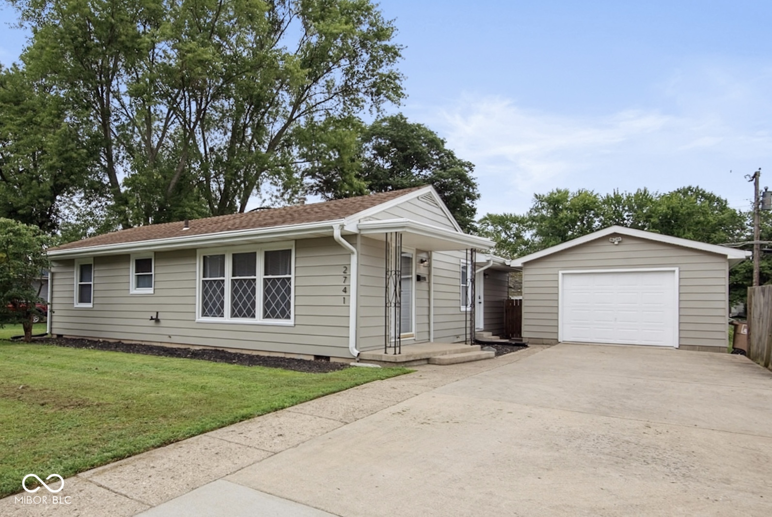 2741 Taylor Road Columbus, IN 47203 - Photo 1 of 28 Gallery Image 1