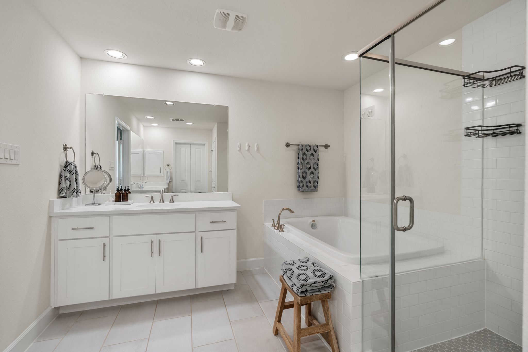5230 Darling Street Houston, TX 77007 - Photo 23 of 34 Gorgeous and so functional