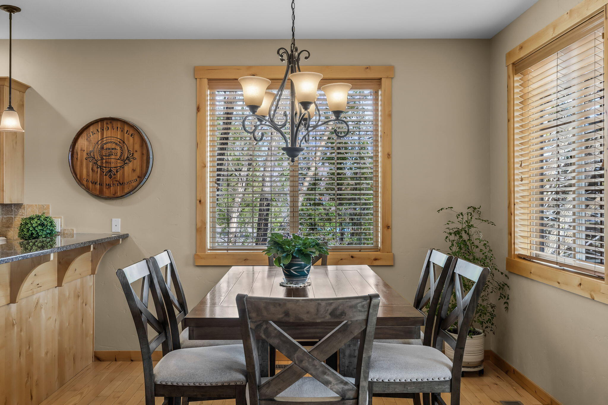 601 Southwest Otter Way Bend, OR 97702 - Photo 17 of 58