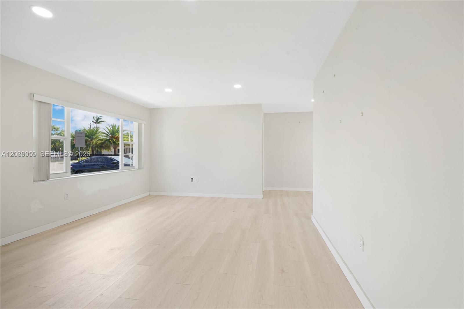 10051 Southwest 13th Terrace Miami, FL 33174 - Photo 4 of 26
