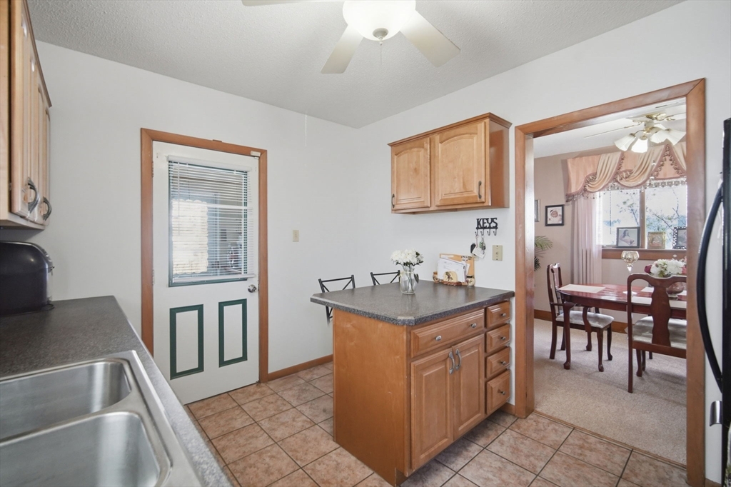 91 Ardmore Street Springfield, MA 01104 - Photo 8 of 23
