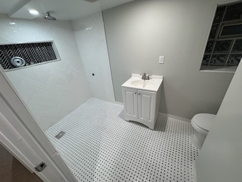 4426 South Talman Avenue, Unit G Chicago, IL 60632 - Photo 11 of 11 a bathroom with a sink and a mirror