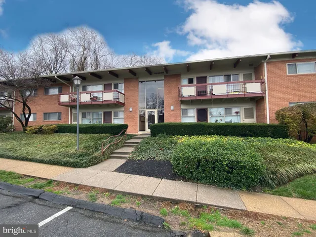$259,900 | 4267 Americana Drive, Unit 203, Annandale, VA 22003