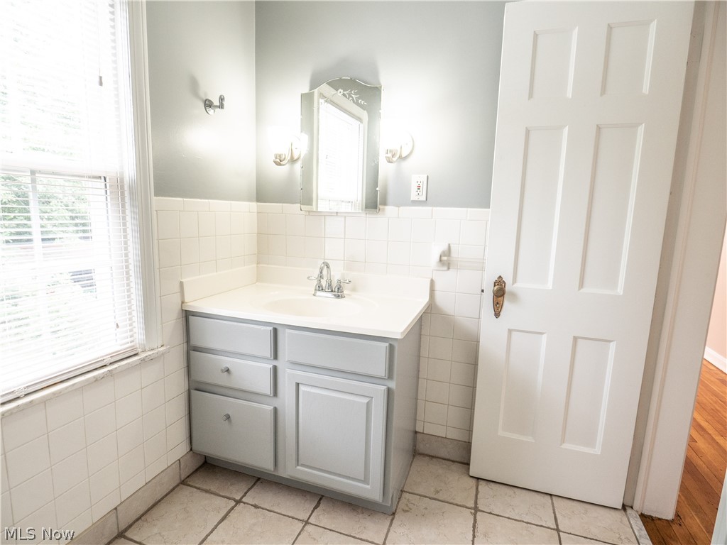 3710 Normandy Road Cleveland, OH 44120 - Photo 20 of 26