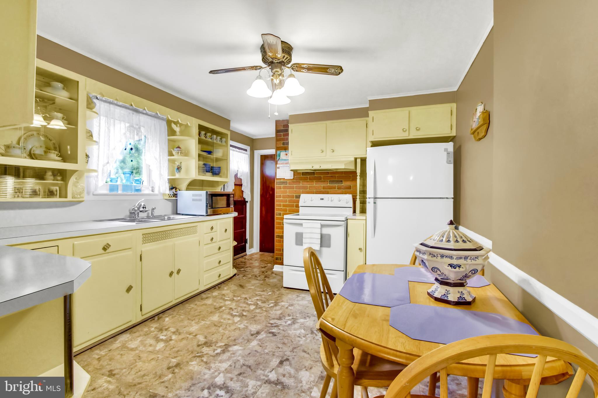 871 Locust Grove Road York, PA 17402 - Photo 14 of 29 Gallery Image 14