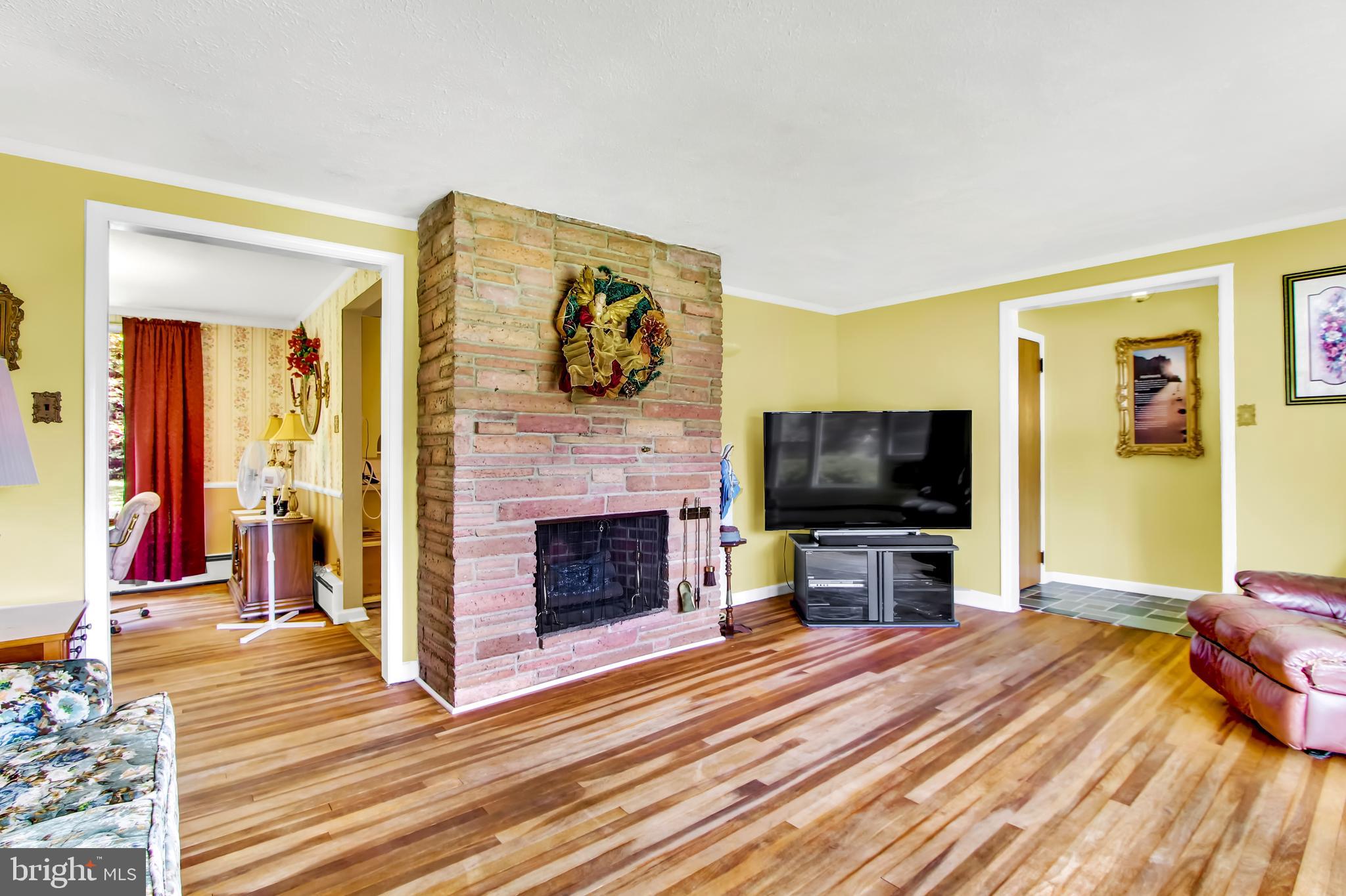 871 Locust Grove Road York, PA 17402 - Photo 5 of 29 Gallery Image 5