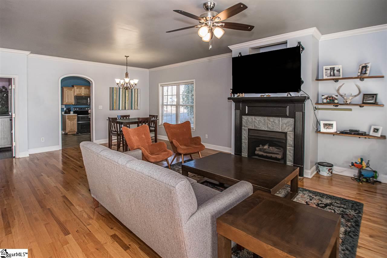 110 Thompson Road Wellford, SC 29385 - Photo 2 of 29