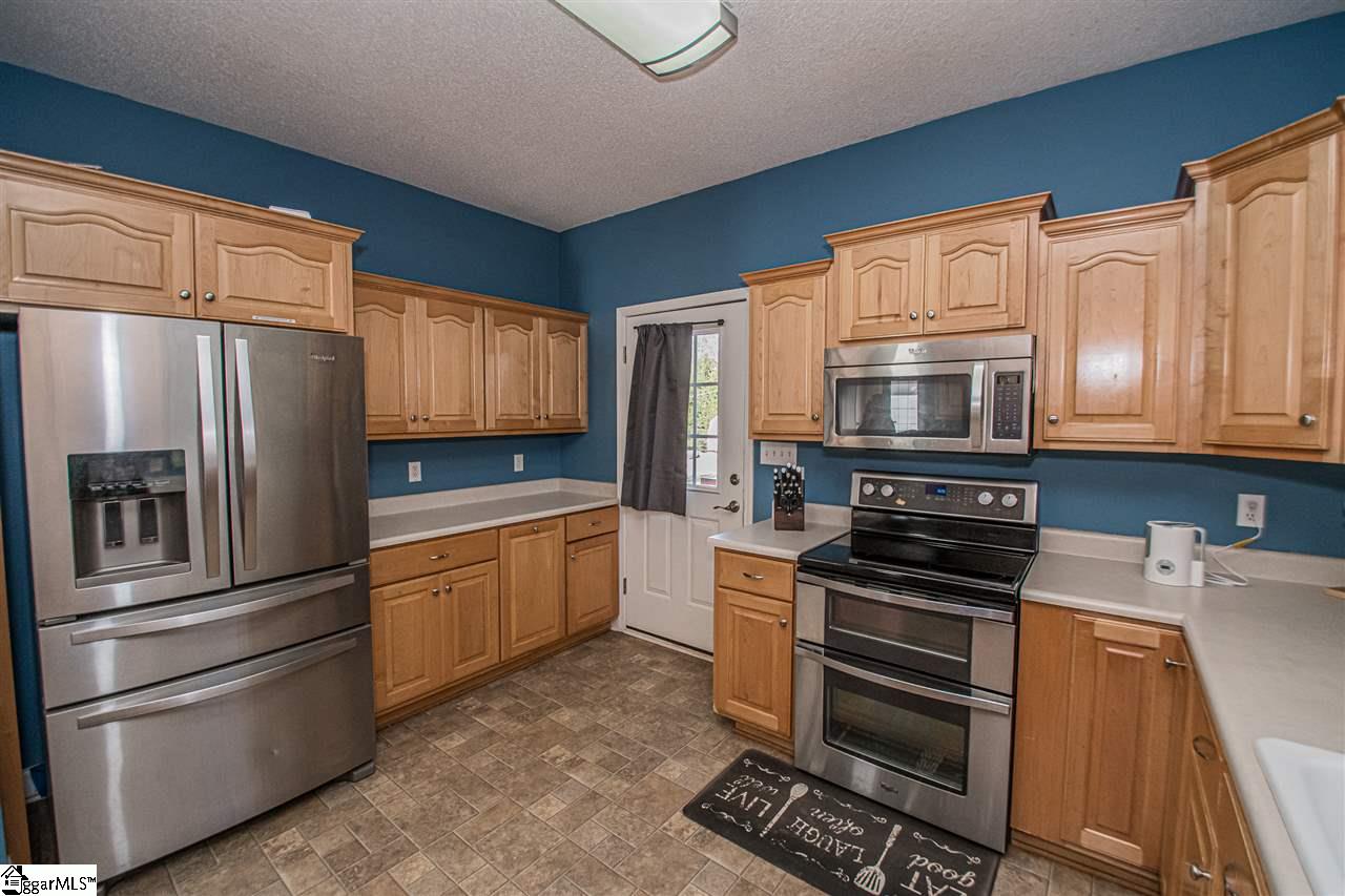 110 Thompson Road Wellford, SC 29385 - Photo 12 of 29