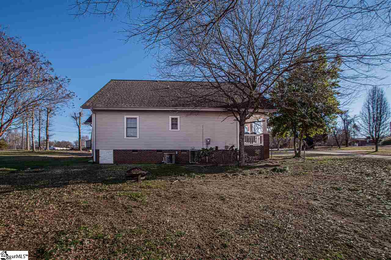110 Thompson Road Wellford, SC 29385 - Photo 27 of 29