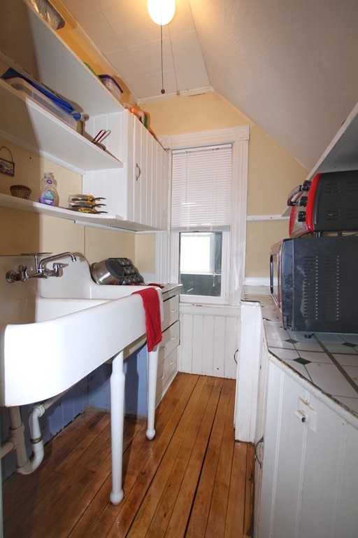 21 Tatman Street Worcester, MA 01607 - Photo 3 of 12 Gallery Image 3