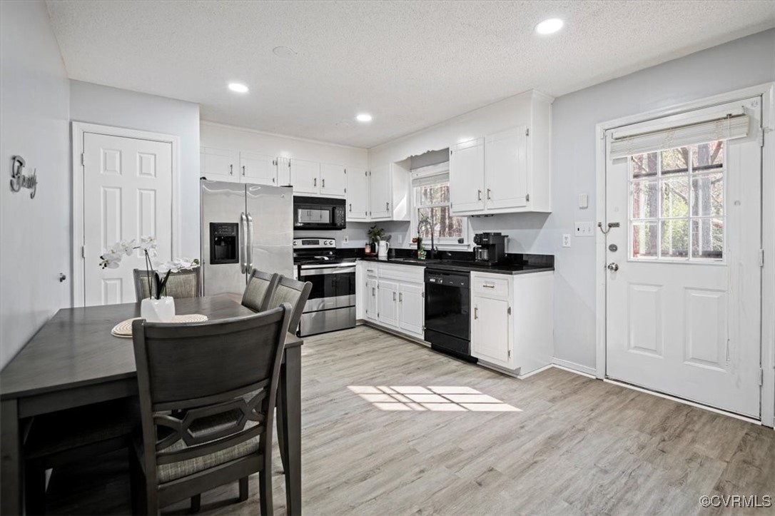 2937 Forest Hills Road Petersburg, VA 23805 - Photo 8 of 33
