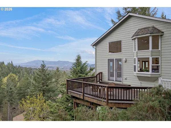 $685,000 | 653 Brookside Drive, Eugene, OR 97405