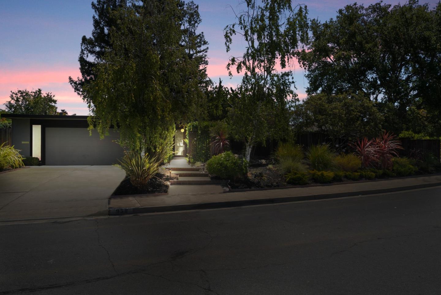 958 Eichler Drive Mountain View, CA 94040 - Photo 5 of 62