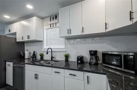 $290,000 | 247 Somerset Road, Laplace, LA 70068