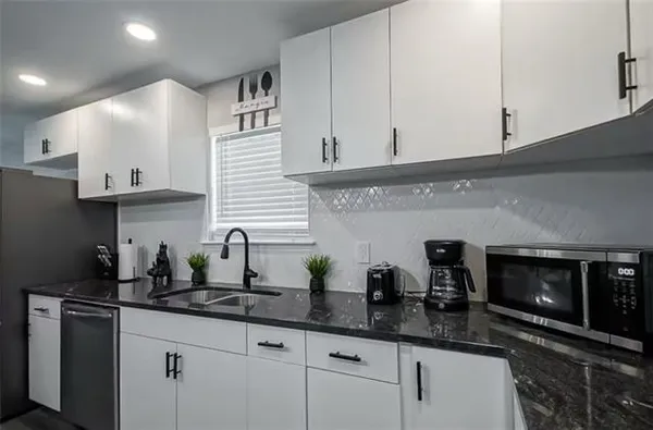 $290,000 | 247 Somerset Road, Laplace, LA 70068