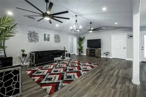 $290,000 | 247 Somerset Road, Laplace, LA 70068