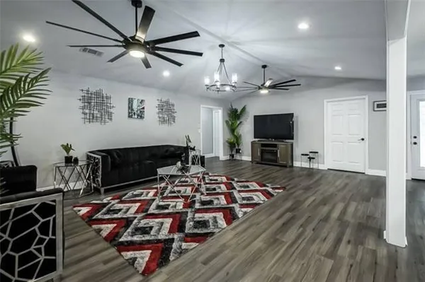 $290,000 | 247 Somerset Road, Laplace, LA 70068